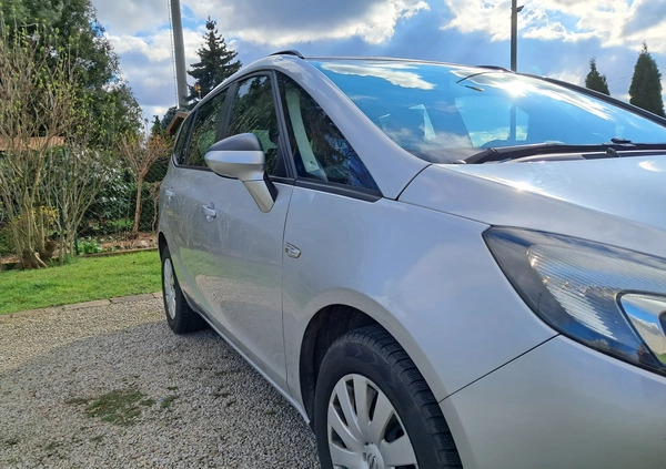 Opel Zafira cena 29900 przebieg: 246000, rok produkcji 2015 z Strzelin małe 191